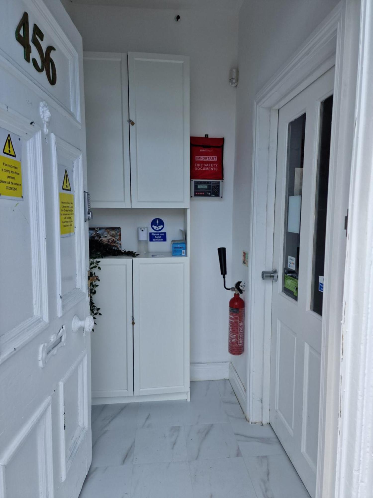 Aunty Katie'S House, Ni Tourist Board Certified & Located On The Main Oldpark Road To Belfast, With Free Continental Breakfast & Free Ultra Fast Sky Internet, Free Sky Sports & Free Sky Cinema, Self-Check In After 10Pm Gmt Vandrarhem Exteriör bild