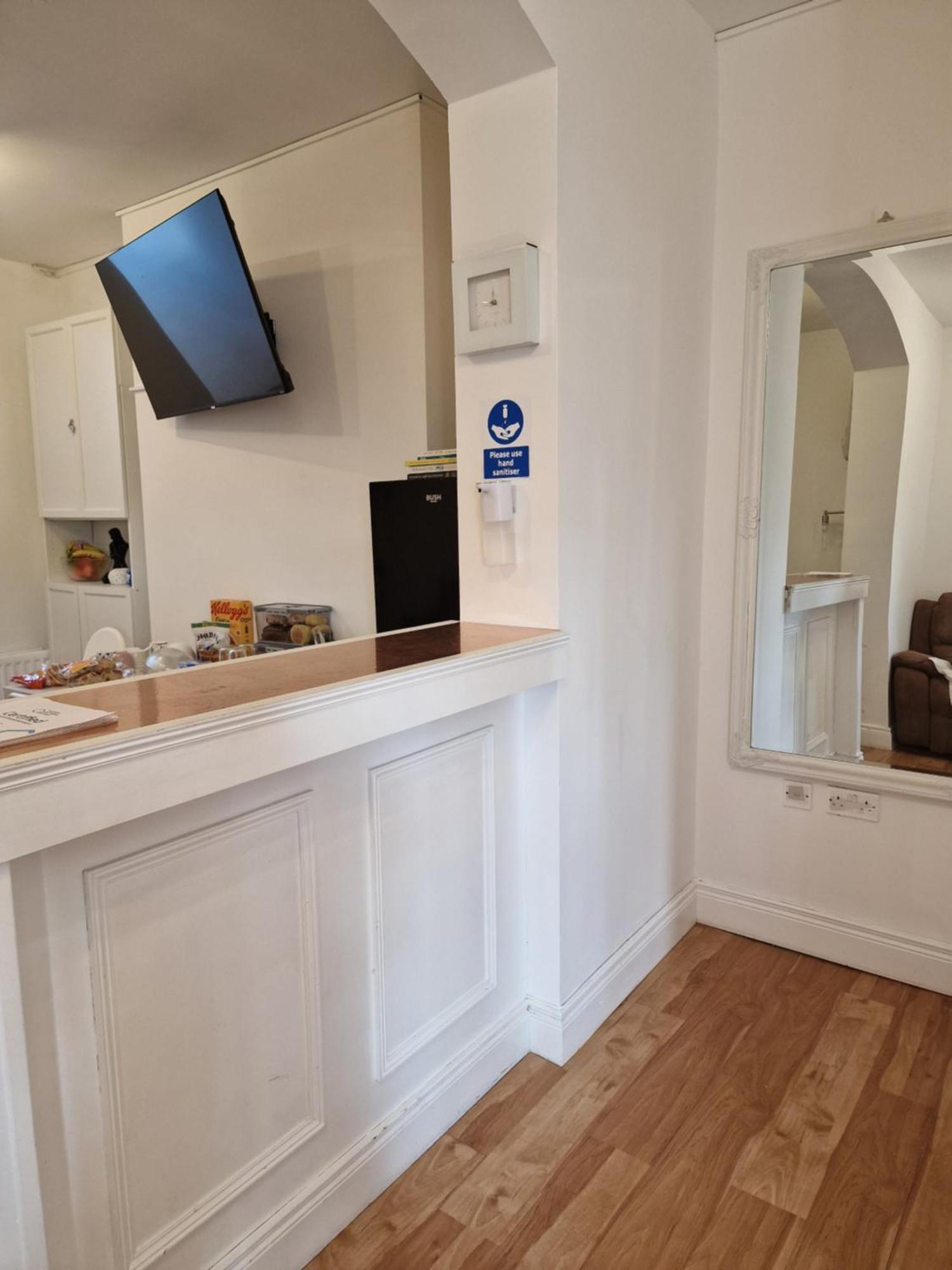 Aunty Katie'S House, Ni Tourist Board Certified & Located On The Main Oldpark Road To Belfast, With Free Continental Breakfast & Free Ultra Fast Sky Internet, Free Sky Sports & Free Sky Cinema, Self-Check In After 10Pm Gmt Vandrarhem Exteriör bild