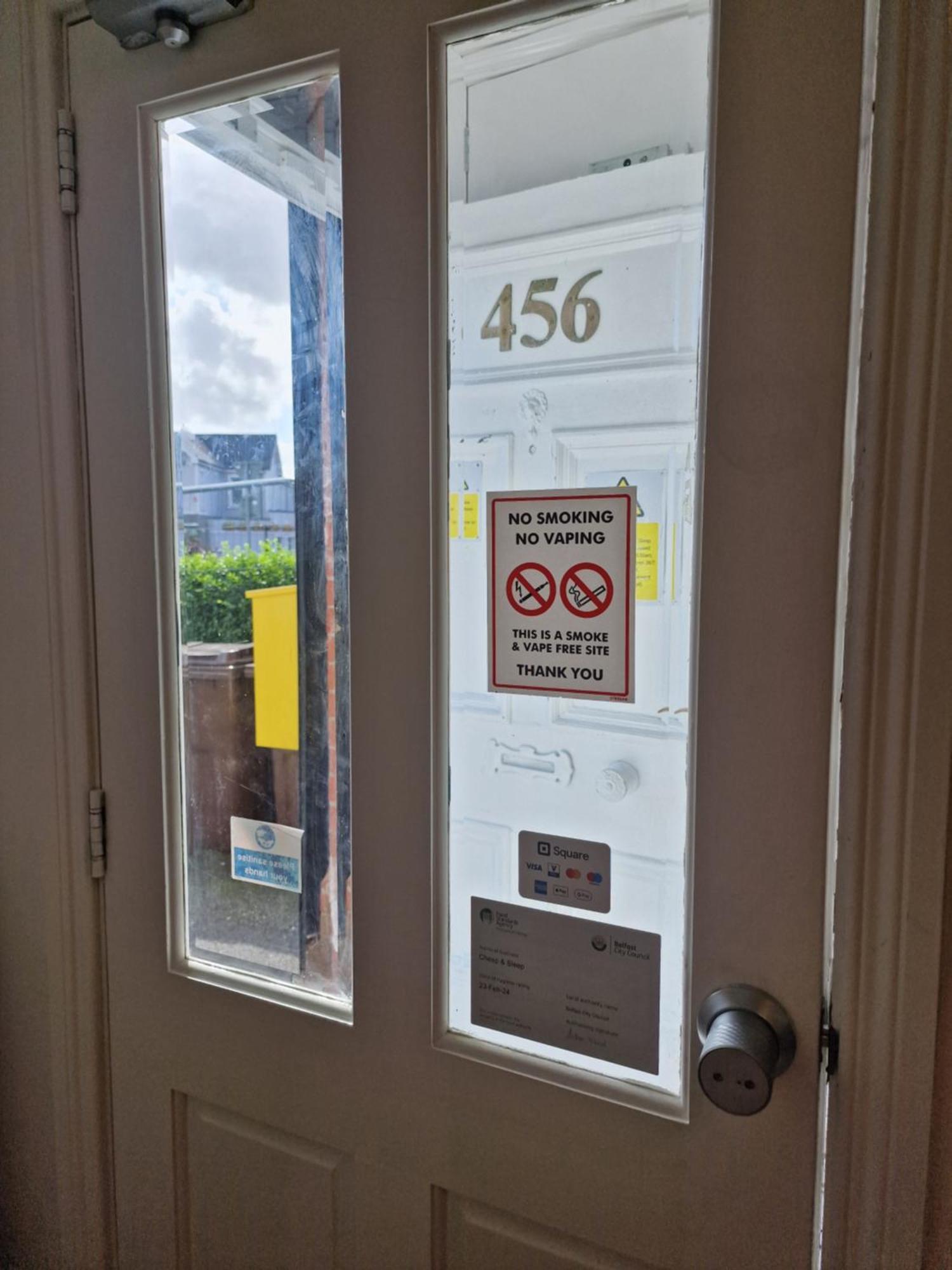 Aunty Katie'S House, Ni Tourist Board Certified & Located On The Main Oldpark Road To Belfast, With Free Continental Breakfast & Free Ultra Fast Sky Internet, Free Sky Sports & Free Sky Cinema, Self-Check In After 10Pm Gmt Vandrarhem Exteriör bild