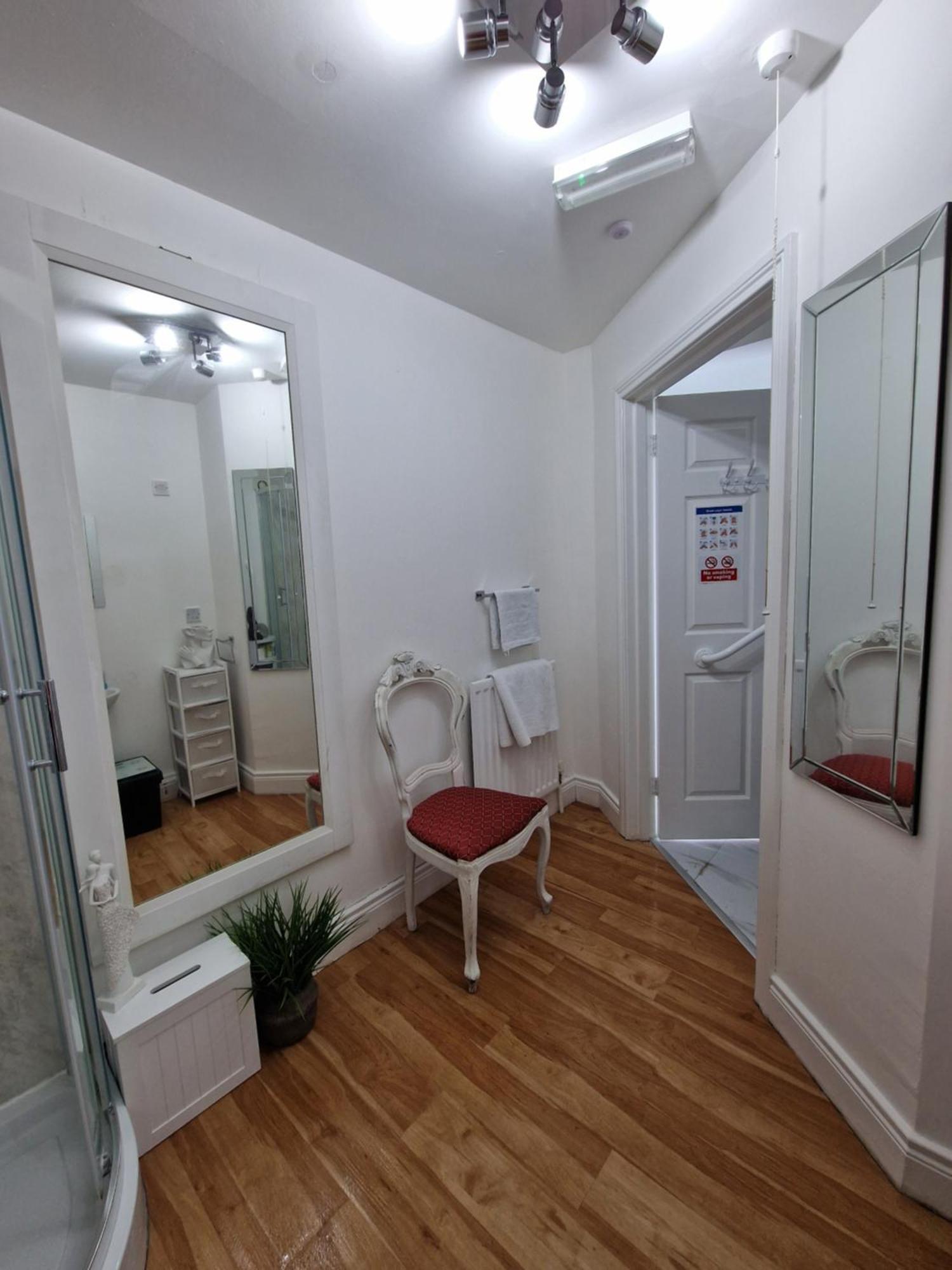 Aunty Katie'S House, Ni Tourist Board Certified & Located On The Main Oldpark Road To Belfast, With Free Continental Breakfast & Free Ultra Fast Sky Internet, Free Sky Sports & Free Sky Cinema, Self-Check In After 10Pm Gmt Vandrarhem Exteriör bild