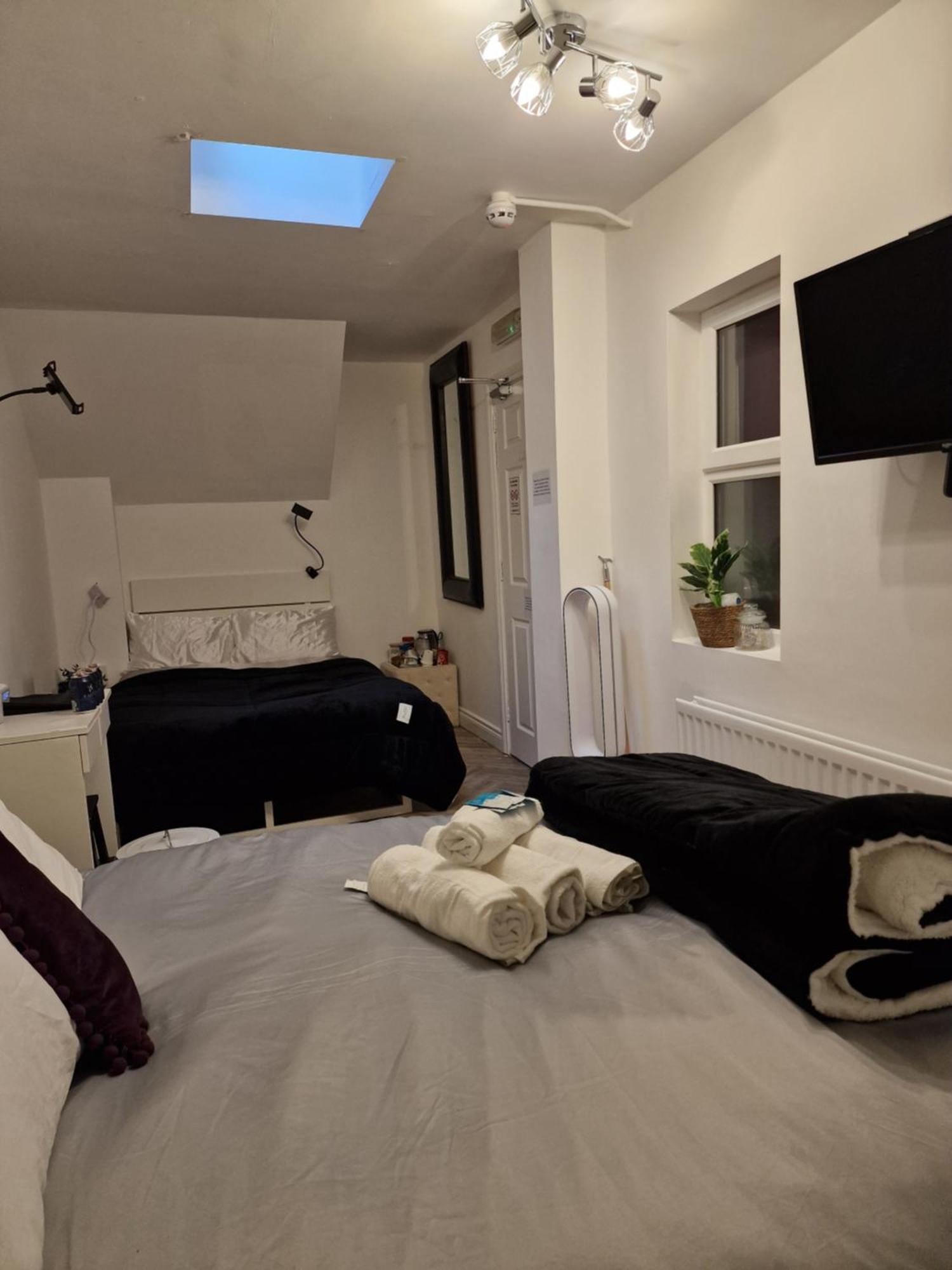 Aunty Katie'S House, Ni Tourist Board Certified & Located On The Main Oldpark Road To Belfast, With Free Continental Breakfast & Free Ultra Fast Sky Internet, Free Sky Sports & Free Sky Cinema, Self-Check In After 10Pm Gmt Vandrarhem Exteriör bild