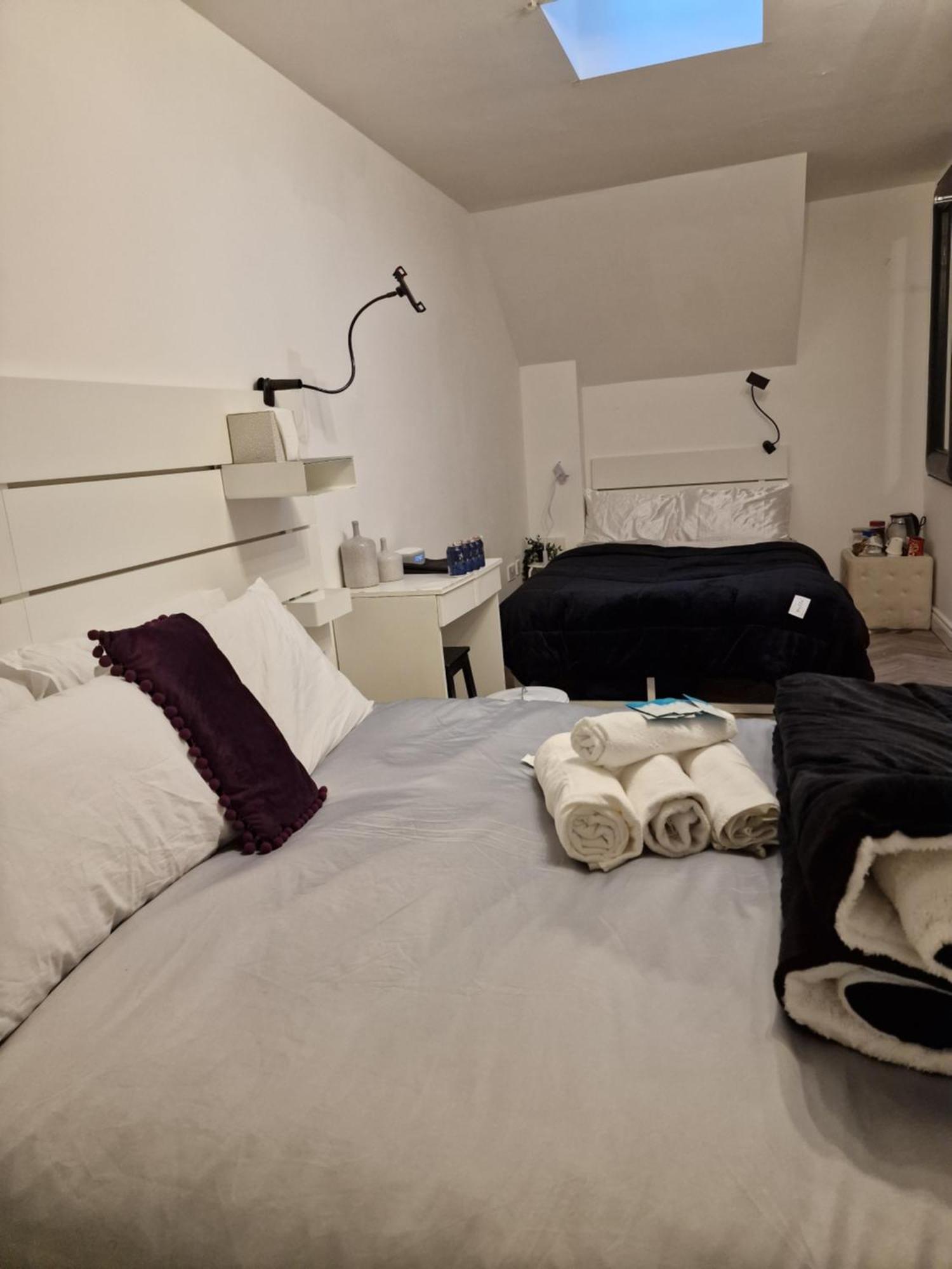 Aunty Katie'S House, Ni Tourist Board Certified & Located On The Main Oldpark Road To Belfast, With Free Continental Breakfast & Free Ultra Fast Sky Internet, Free Sky Sports & Free Sky Cinema, Self-Check In After 10Pm Gmt Vandrarhem Exteriör bild