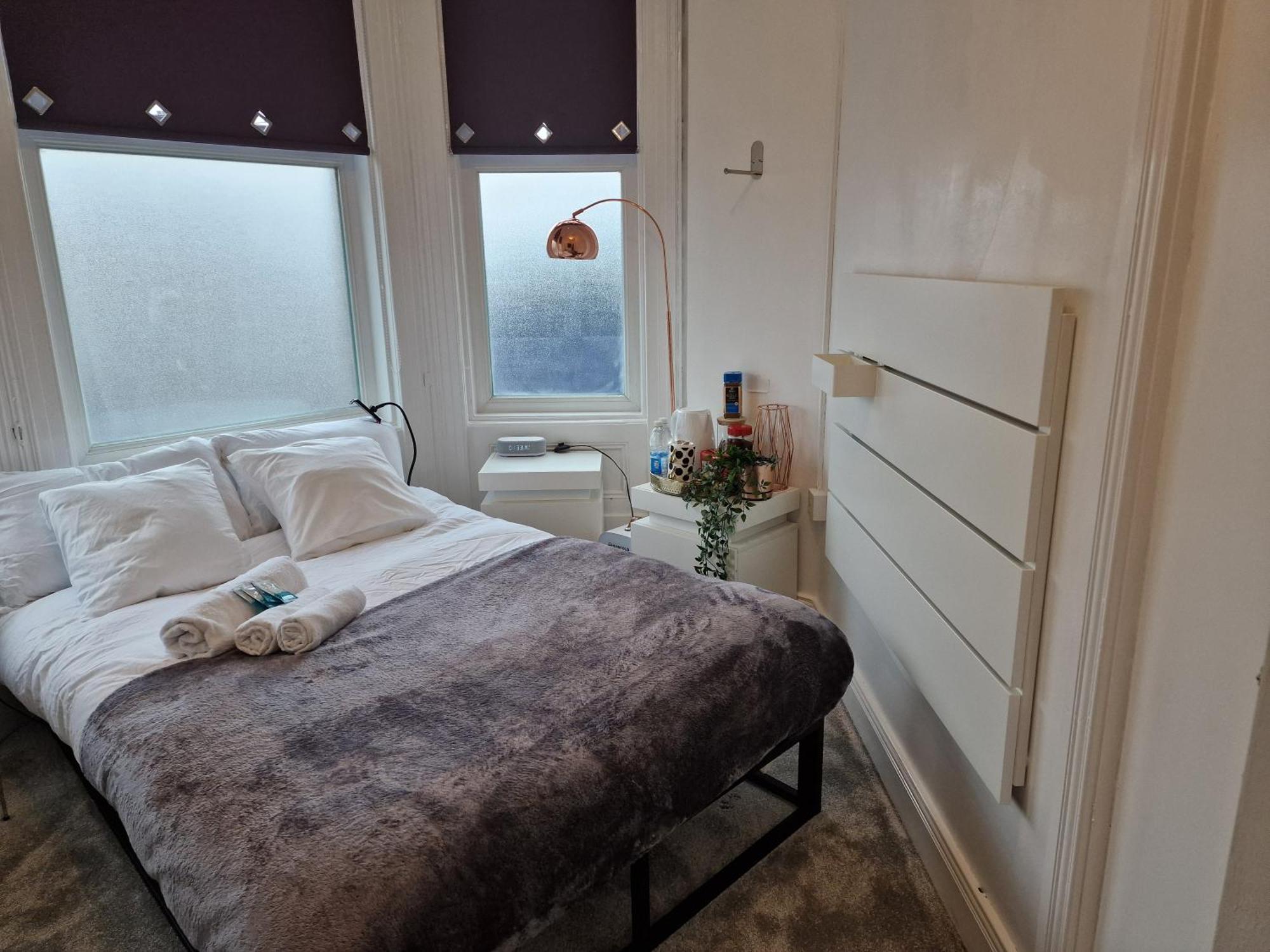 Aunty Katie'S House, Ni Tourist Board Certified & Located On The Main Oldpark Road To Belfast, With Free Continental Breakfast & Free Ultra Fast Sky Internet, Free Sky Sports & Free Sky Cinema, Self-Check In After 10Pm Gmt Vandrarhem Exteriör bild