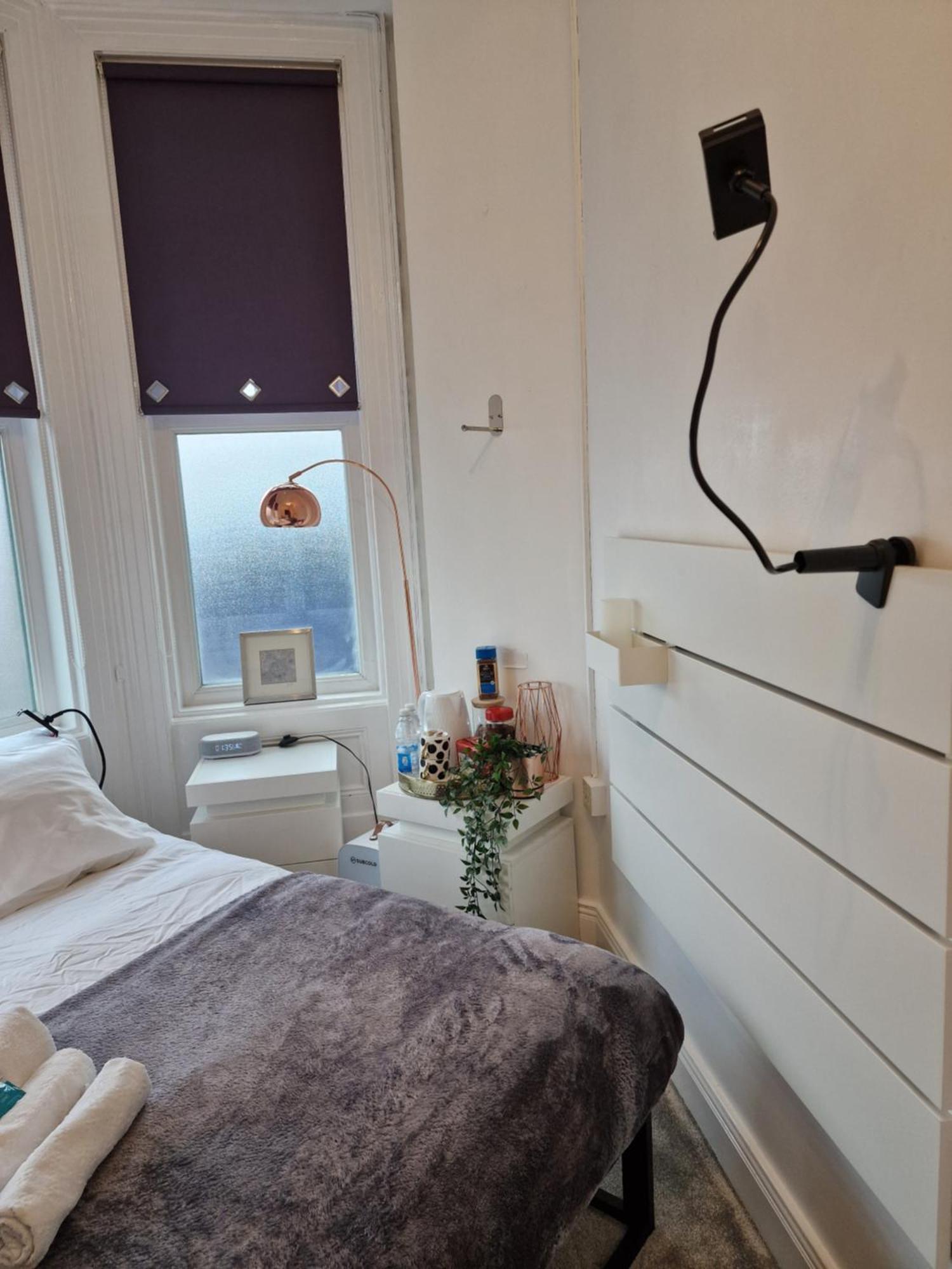 Aunty Katie'S House, Ni Tourist Board Certified & Located On The Main Oldpark Road To Belfast, With Free Continental Breakfast & Free Ultra Fast Sky Internet, Free Sky Sports & Free Sky Cinema, Self-Check In After 10Pm Gmt Vandrarhem Exteriör bild